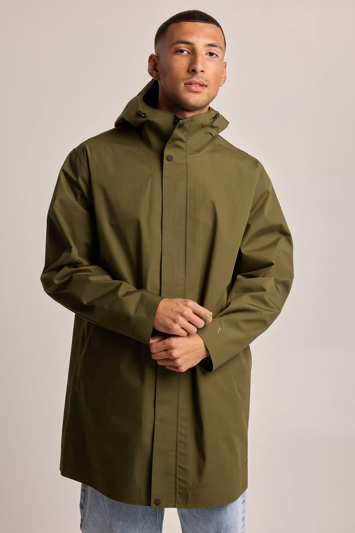 Regenjas Jones